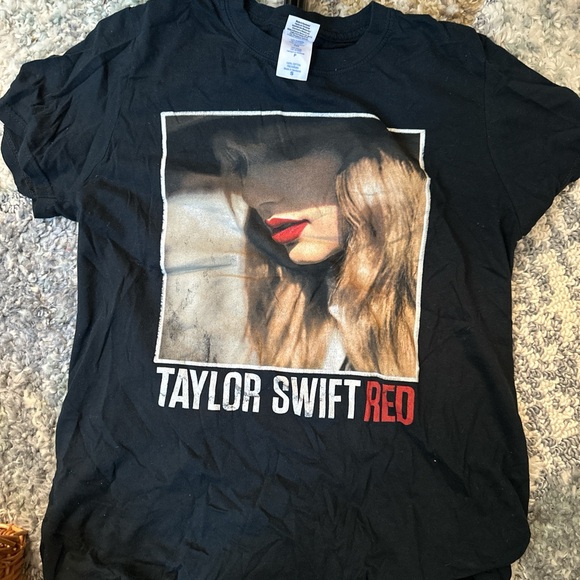 Taylor Swift Red Tour 2013 T shirt - Picture 3 of 3